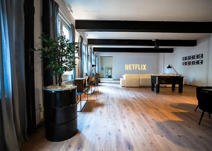 Design Loft - 200Qm2 - Heimkino - Bestlage - Parkplatz