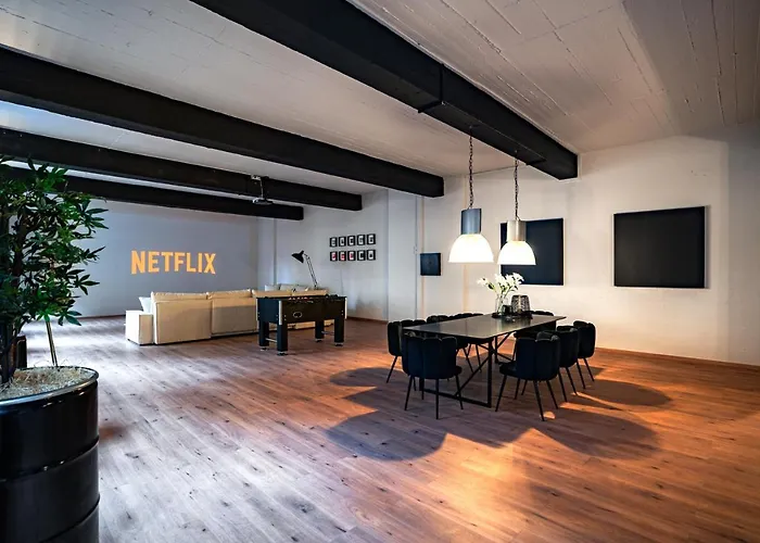 Design Loft - 200Qm2 - Heimkino - Bestlage - Parkplatz