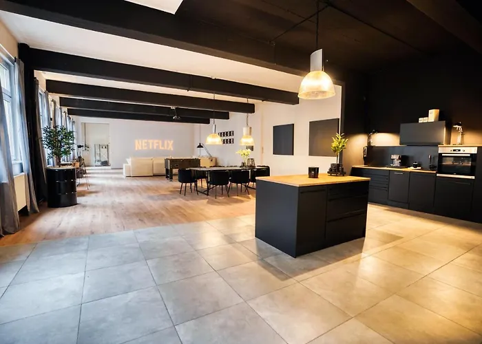 Design Loft - 200Qm2 - Heimkino - Bestlage - Parkplatz